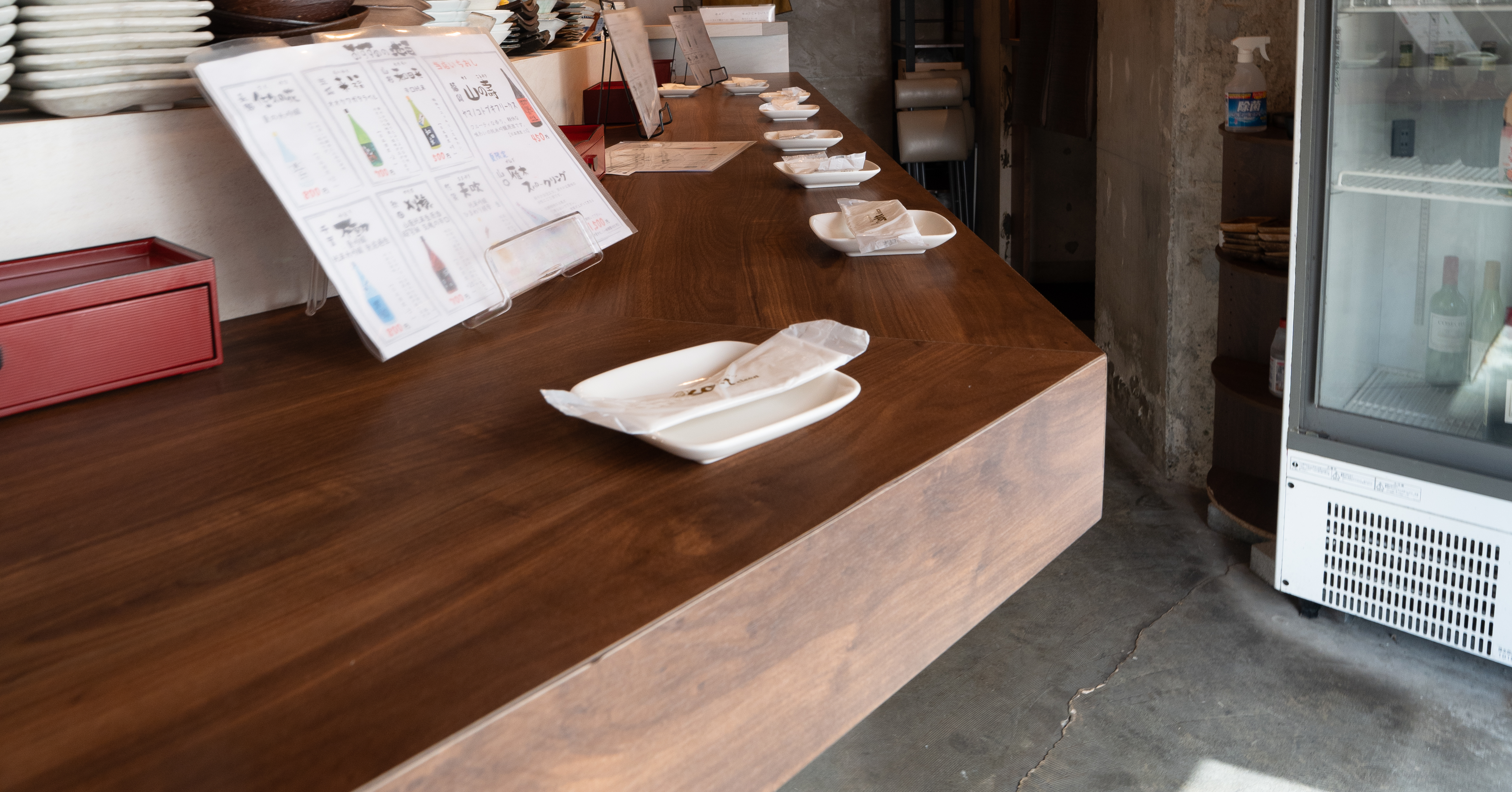 立ち飲みモンブランのカウンター席